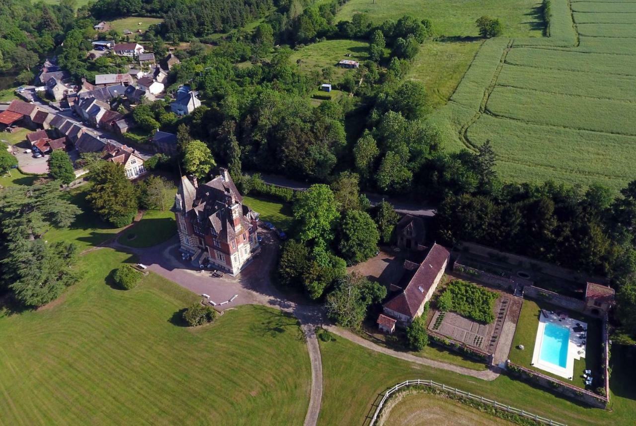 Gite Les Ecuries Du Manoir De Benedicte Cahan Eksteriør bilde